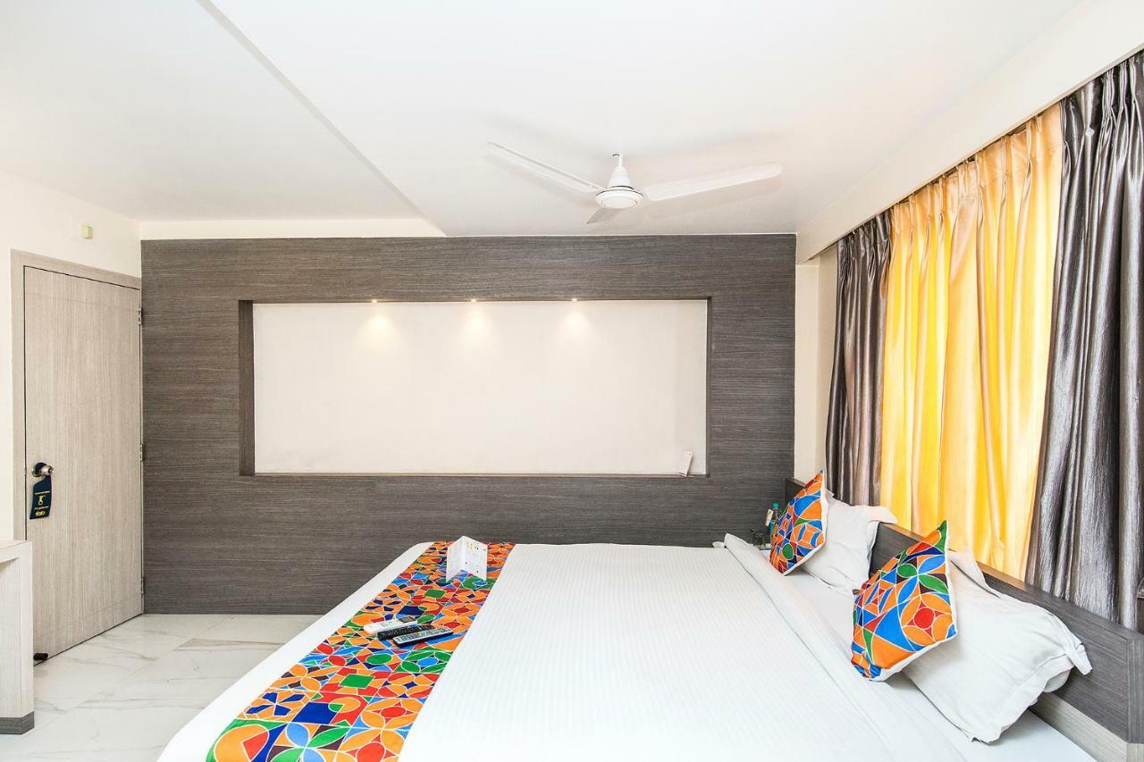 Fabhotel Shivangan Kolkata Airport - Fully Vaccinated Staff Exterior photo